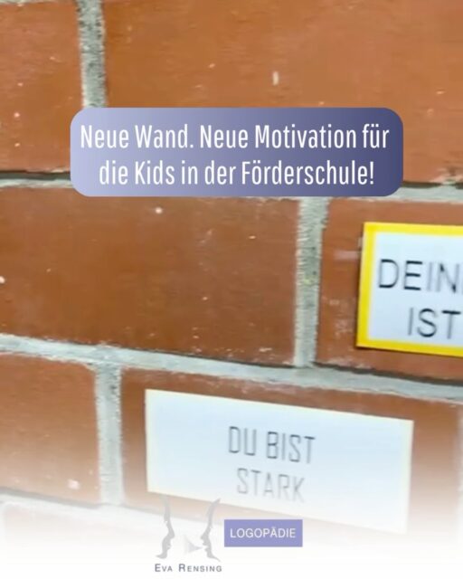 Manchmal braucht es gar nicht viel, um einen Raum zu verändern. 💜

Unser Logopädieraum in der Förderschule wurde in den Sommerferien renoviert und wenn sowieso schon alles einmal neu gemacht wird, haben wir die Gelegenheit direkt genutzt und unserer Wand ebenfalls ein kleines Makeover verpasst. 😊

Entstanden ist eine Wand voller kleiner Botschaften, die im Alltag vielleicht einen ziemlich großen Unterschied machen können:

Du wirst gehört. Du darfst Fehler machen. Deine Meinung ist wichtig. In dir steckt so viel. Du bist mutig.

Denn gerade in der Logopädie geht es für uns nicht nur darum, an Sprache und Kommunikation zu arbeiten. Es geht auch darum, Mut zu machen, Vertrauen aufzubauen und einen Raum zu schaffen, in dem sich jedes Kind ausprobieren darf. 💜

Und wir finden: So gefällt uns unser frisch renovierter Logopädieraum direkt noch ein bisschen besser. 😊

Welche Botschaft gefällt euch am besten?
